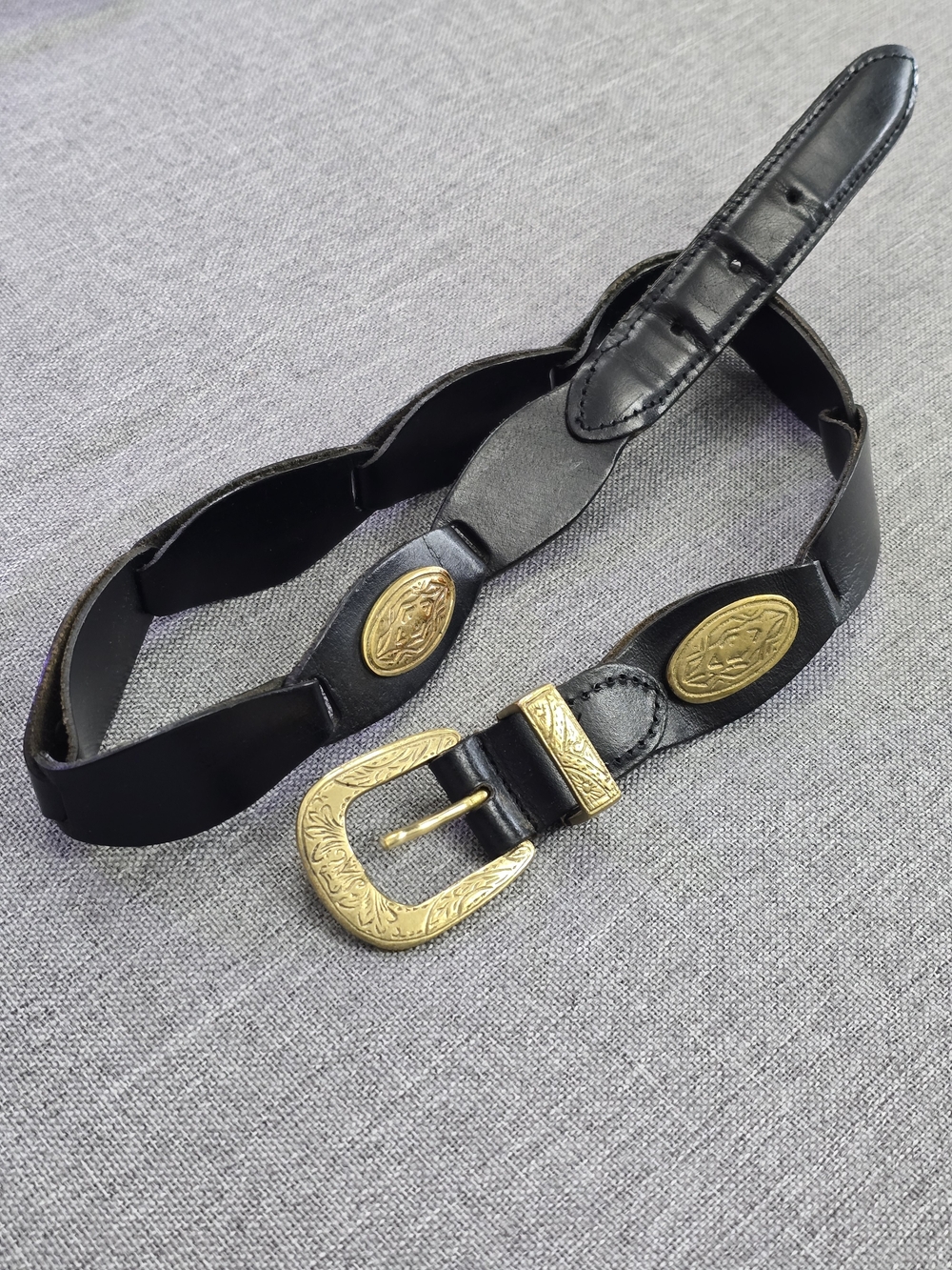 Unisex Black Leather Dress Belt Strap  With Brass Buckle Size Small Size 30 -32